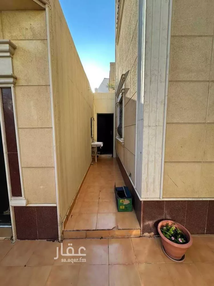 فيلا للبيع في شارع على بن سعيد, حي إشبيلية, مدينة الرياض, منطقة الرياض صورة 4