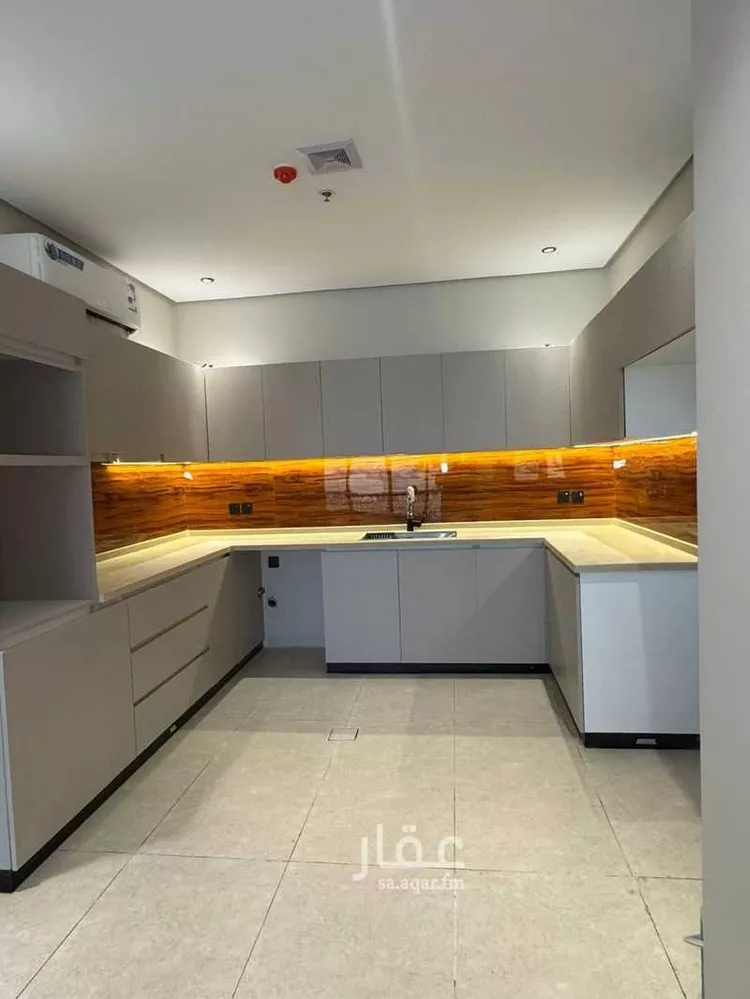 شقة للبيع في شارع رجاء ابن ابي رجاء الباهلي, حي ضاحية الملك فهد, مدينة الدمام, المنطقة الشرقية