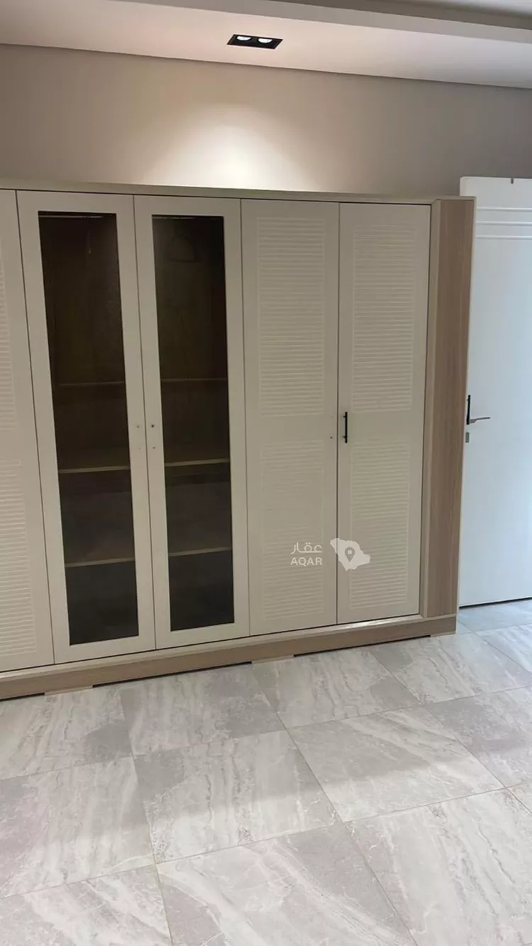 Floor for Rent in Riyadh Al Maizilah 4