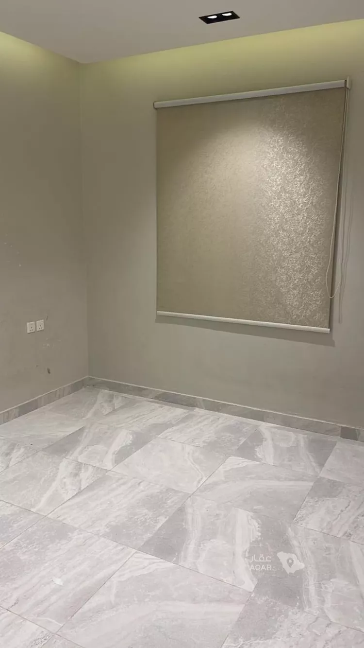 Floor for Rent in Riyadh Al Maizilah 2