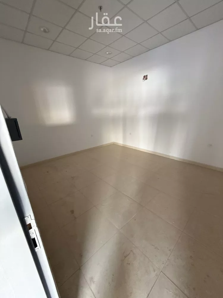 مستودع للإيجار في شارع رشاد, حي طيبة, مدينة الرياض, منطقة الرياض 9