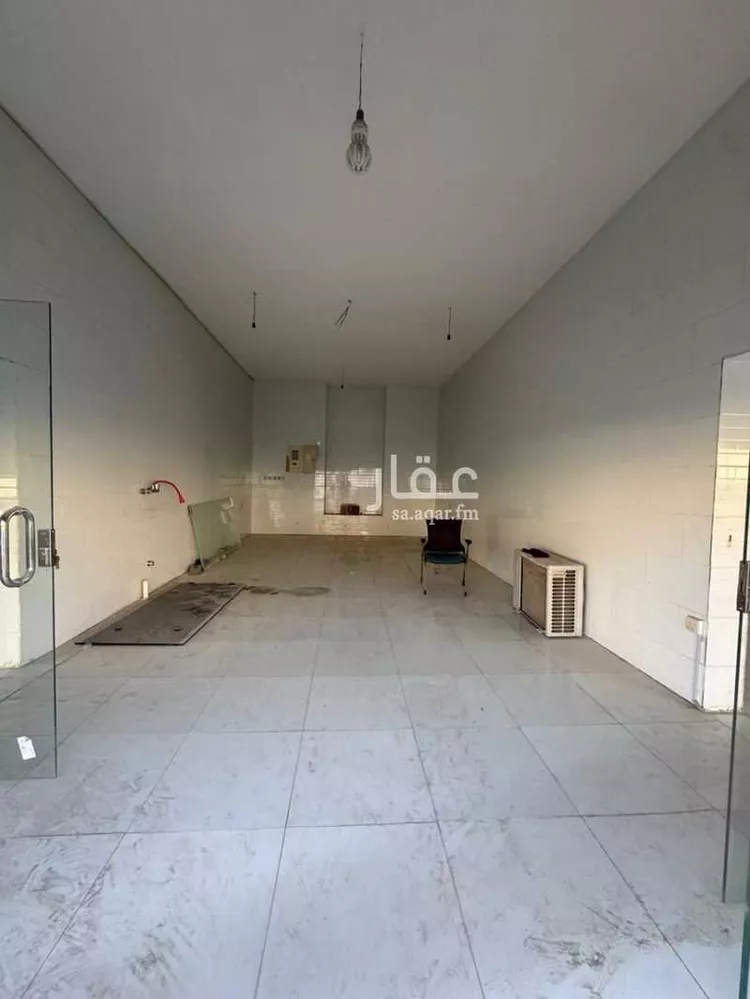 محل للإيجار في شارع الزبرقان ابن بدر التميمي ، حي السلام ، المدينة المنورة ، منطقة المدينة المنورة صورة 2