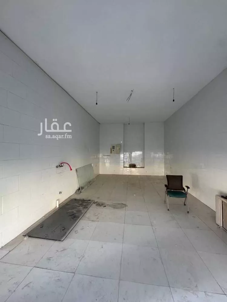 محل للإيجار في شارع الزبرقان ابن بدر التميمي ، حي السلام ، المدينة المنورة ، منطقة المدينة المنورة صورة 3