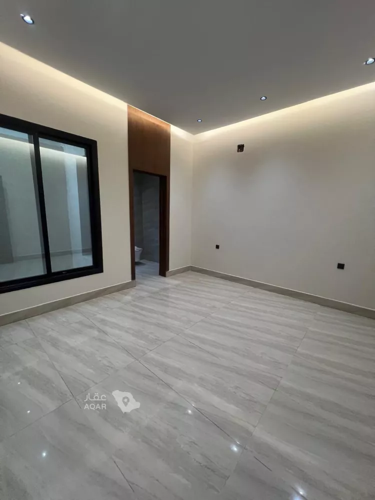 Floor for Sale in Riyadh Dirab 3