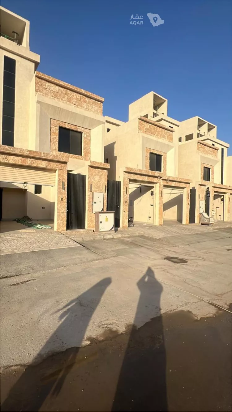 Floor for Sale in Riyadh Dirab 5