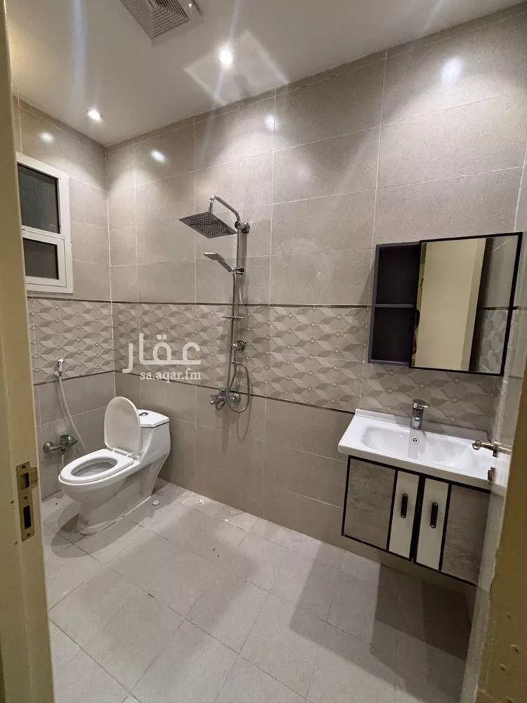 فيلا للإيجار في شارع عبده بن الطيب, حي المهدية, مدينة الرياض, منطقة الرياض صورة 3