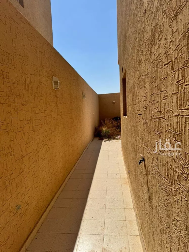 فيلا للبيع في شارع وادي حنيفة, حي الواحة, مدينة الجبيلة, منطقة الرياض صورة 2