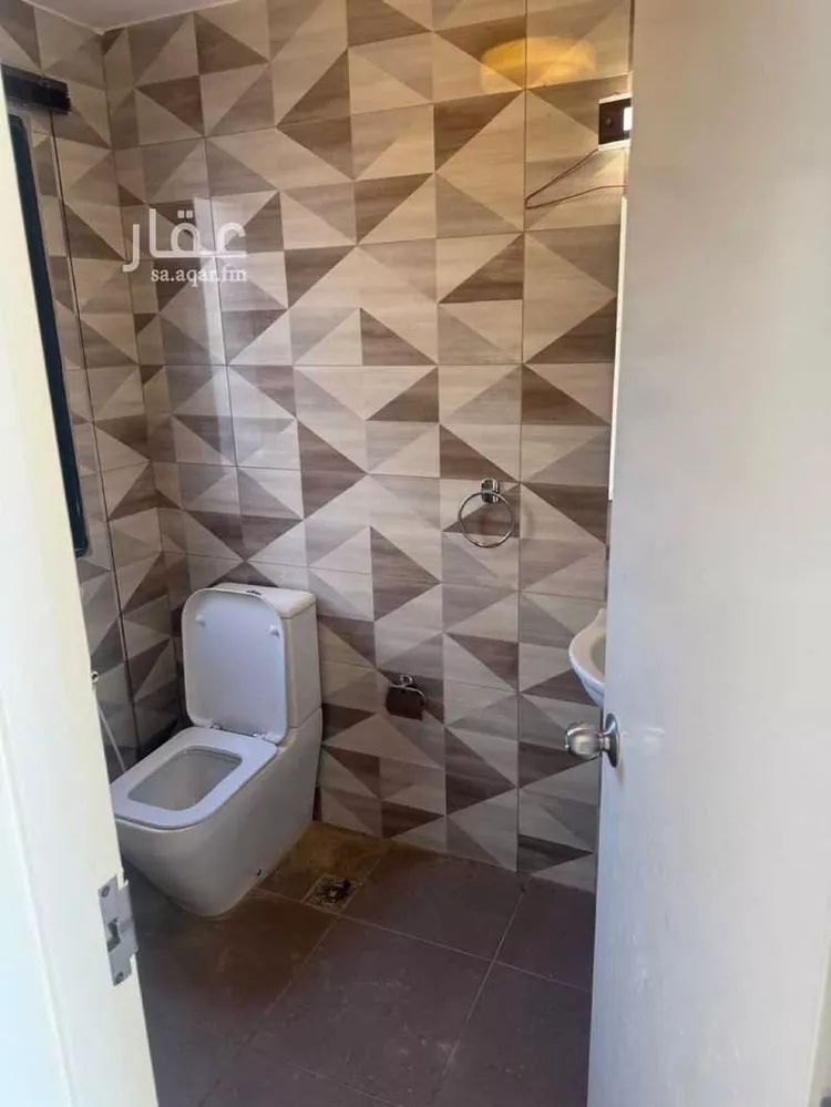 فيلا للبيع في شارع الدمام 45, حي شاطئ نصف القمر, مدينة الدمام, المنطقة الشرقية صورة 2