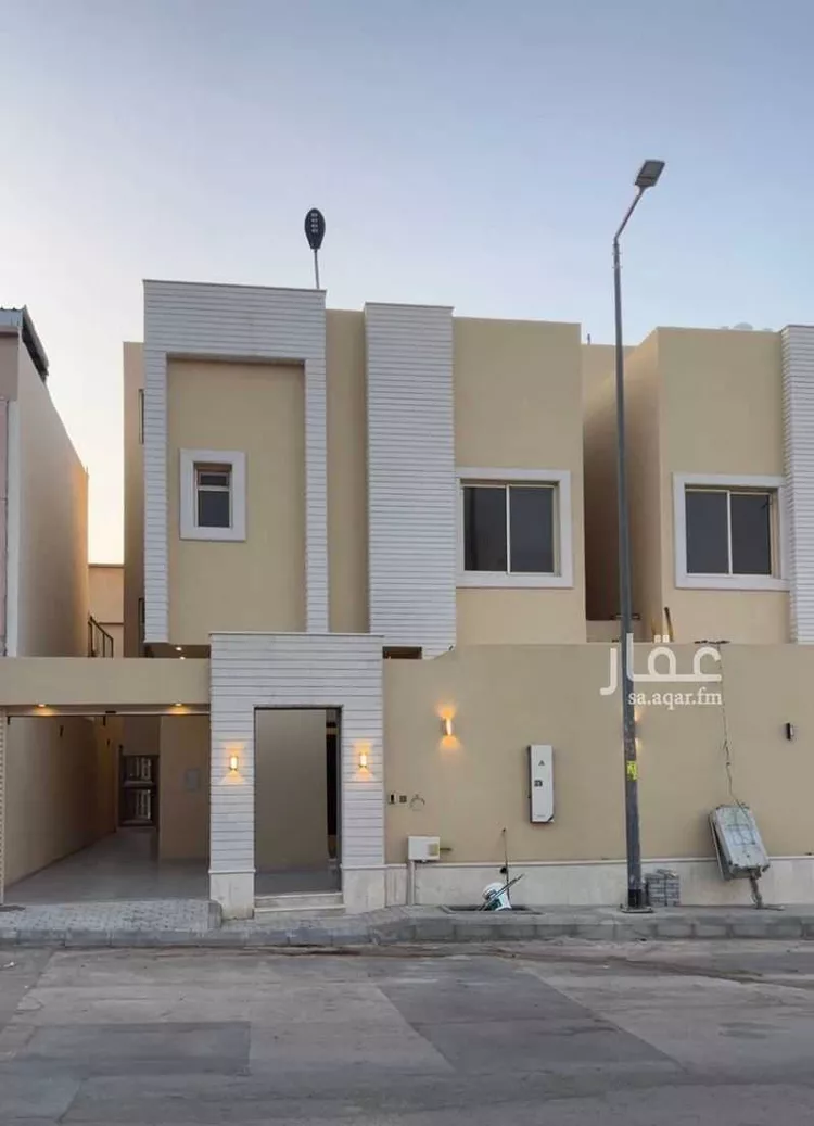 Villa for Sale in Riyadh Al Uraija Al Wusta