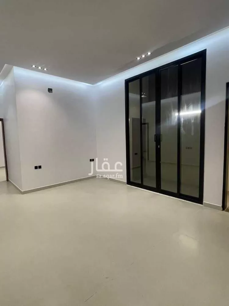 Floor for Sale in Riyadh Al Janadriyah 6