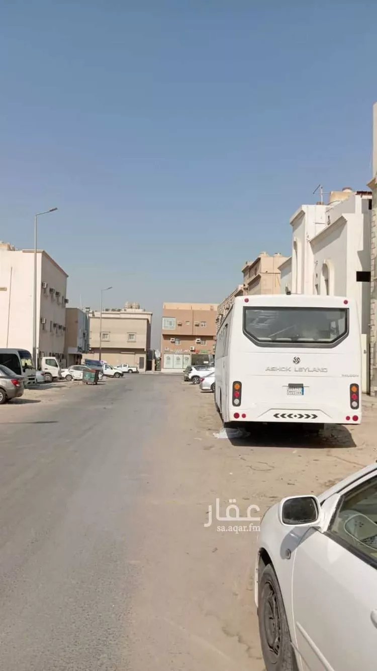 عمارة للبيع في شارع شــارع 13, حي الضباب, مدينة الجبيل, المنطقة الشرقية صورة 2
