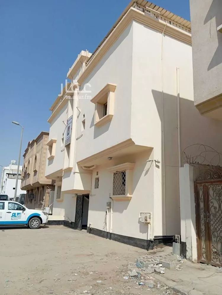 عمارة للبيع في شارع شارع 13 ج, حي الضباب, مدينة الجبيل, المنطقة الشرقية صورة 2