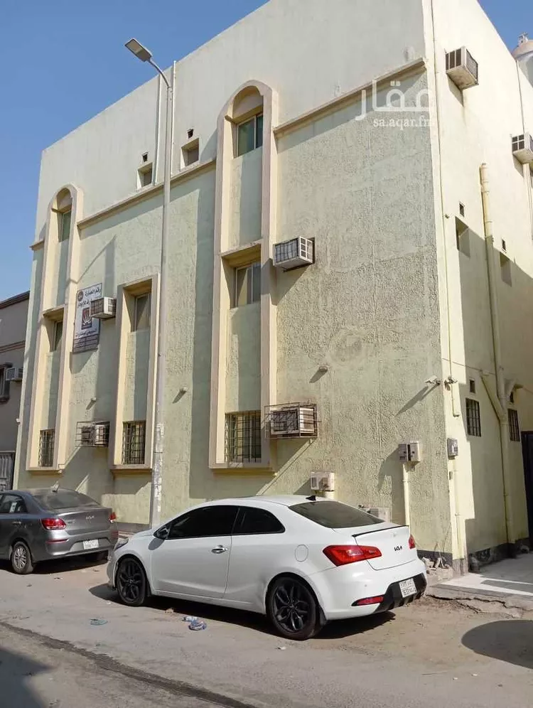 عمارة للبيع في شارع شارع 11, حي الضباب, مدينة الجبيل, المنطقة الشرقية صورة 2