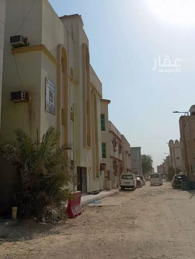 عمارة للبيع في شارع شارع 6, حي الضباب, مدينة الجبيل, المنطقة الشرقية صورة 3