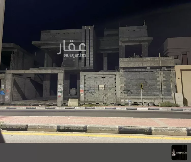 فيلا للبيع في شارع ابو البركات العلوي, حي الحزم, مدينة القطيف, المنطقة الشرقية