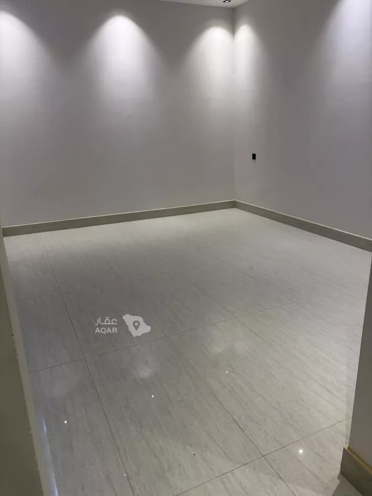 Floor for Rent in Riyadh Ar Rimal 6