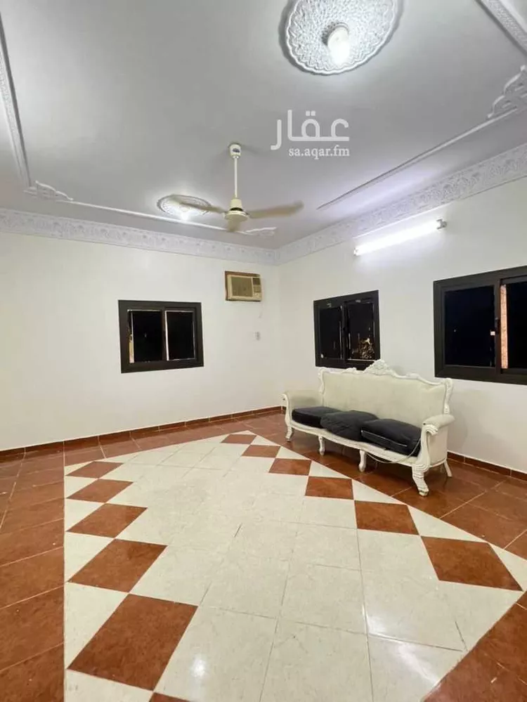 Apartment for Rent in Muhayil Al Huliah East