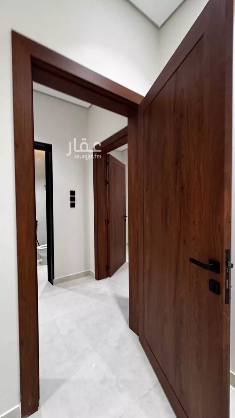 فيلا للبيع في شارع داود بن شبل المقرئ, حي الوهلان, مدينة عنيزة, منطقة القصيم صورة 4