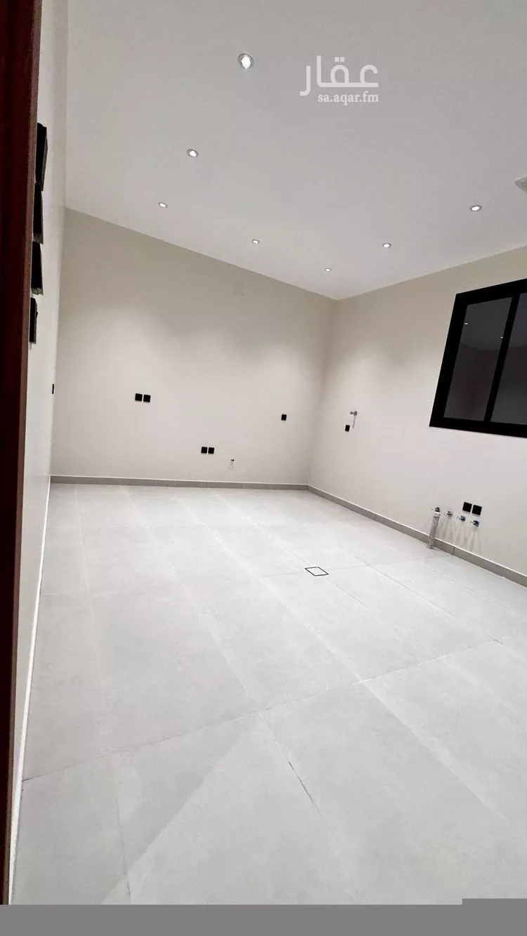 فيلا للبيع في شارع محمد الحصري, حي المصيف, مدينة عنيزة, منطقة القصيم صورة 2