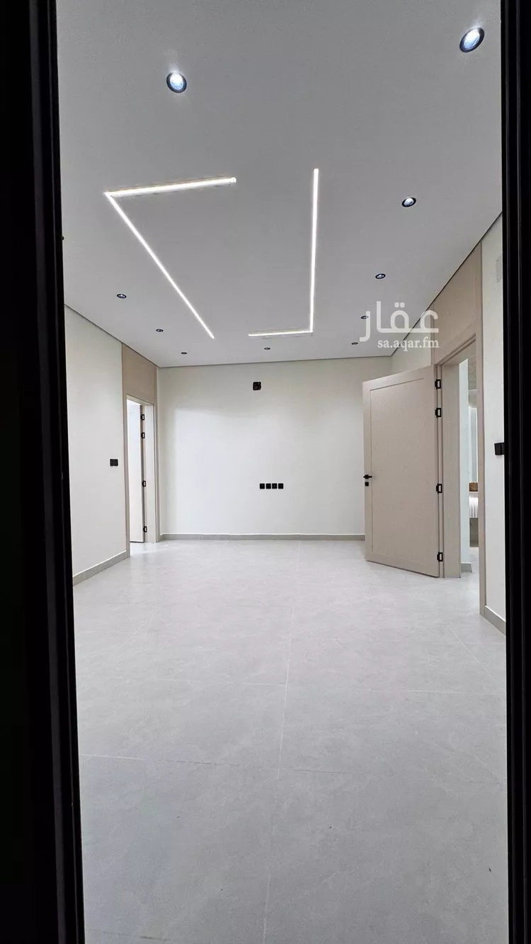 فيلا للبيع في شارع رباح بن الربيع, حي الملك فهد, مدينة عنيزة, منطقة القصيم صورة 3