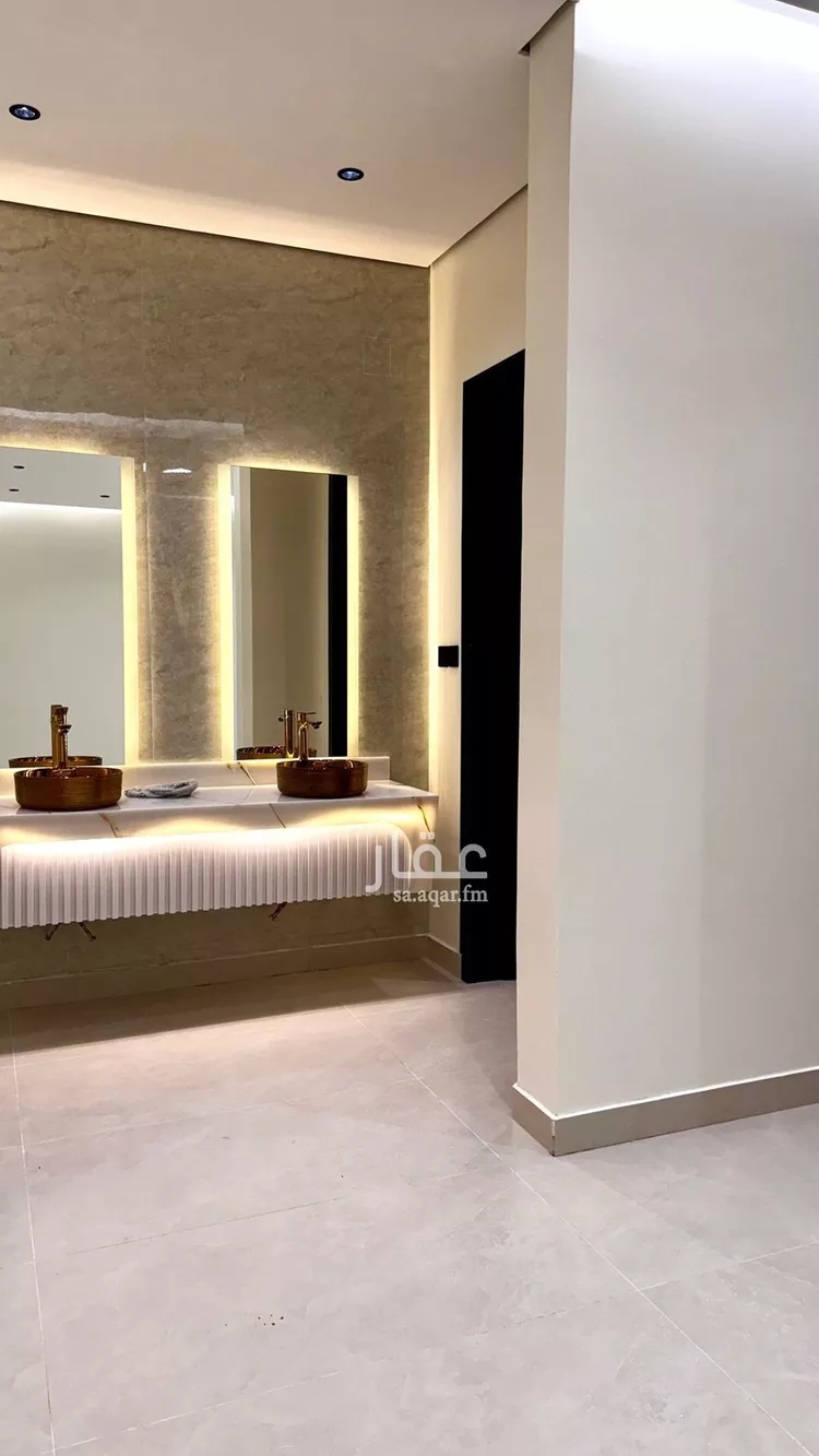 فيلا للبيع في شارع رباح بن الربيع, حي الملك فهد, مدينة عنيزة, منطقة القصيم صورة 5