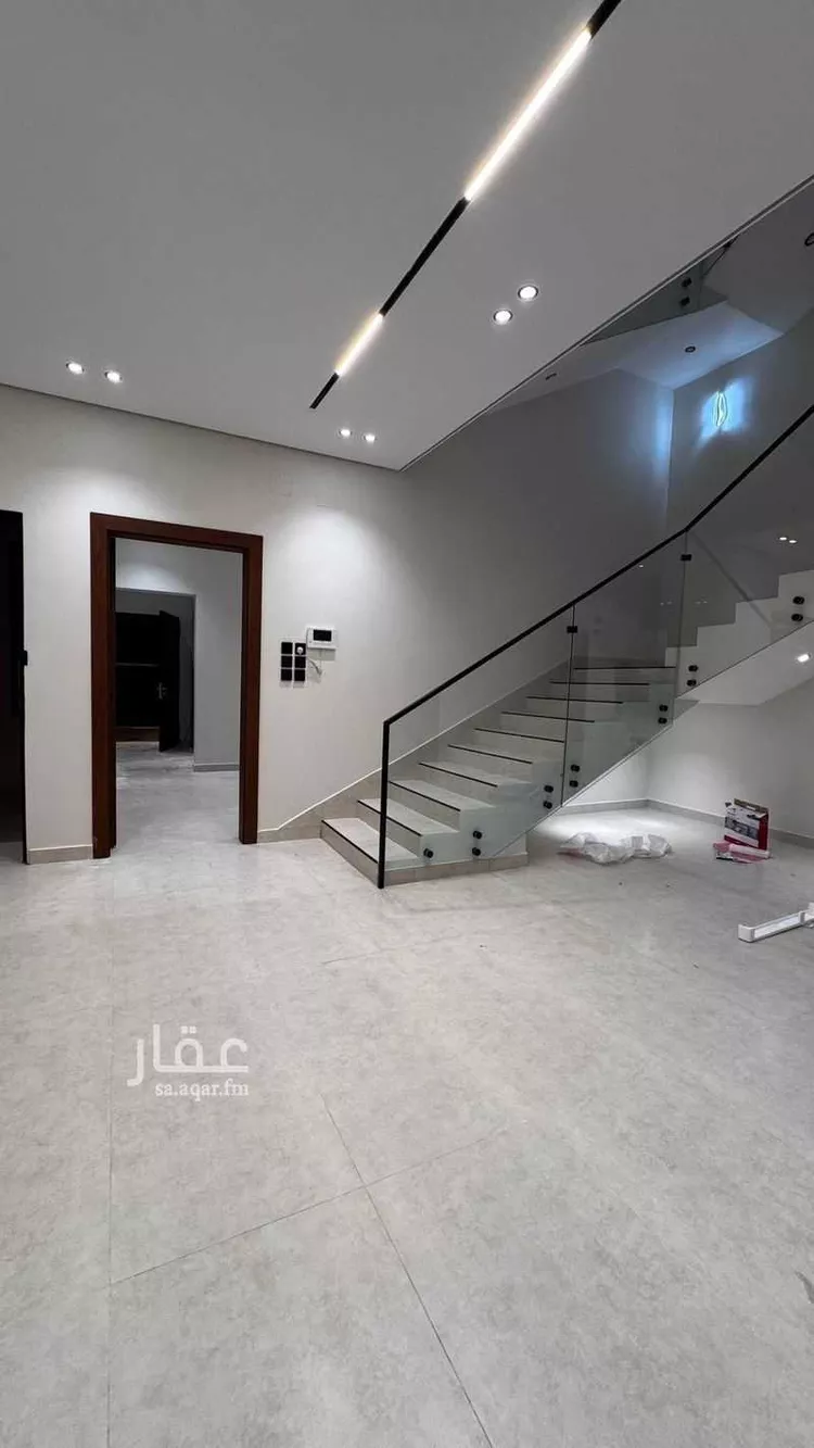 فيلا للبيع في شارع داود بن شبل المقرئ, حي الوهلان, مدينة عنيزة, منطقة القصيم صورة 5