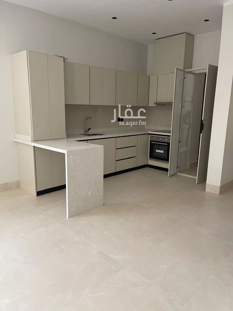 Floor for Rent in Riyadh Al Malqa 9