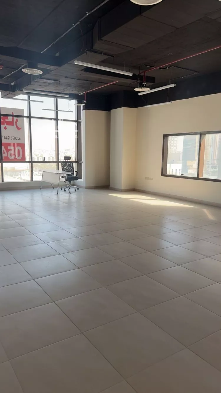 مكتب تجاري للإيجار في شارع طريق الملك فهد الفرعي, حي الملقا, مدينة الرياض, منطقة الرياض صورة 5