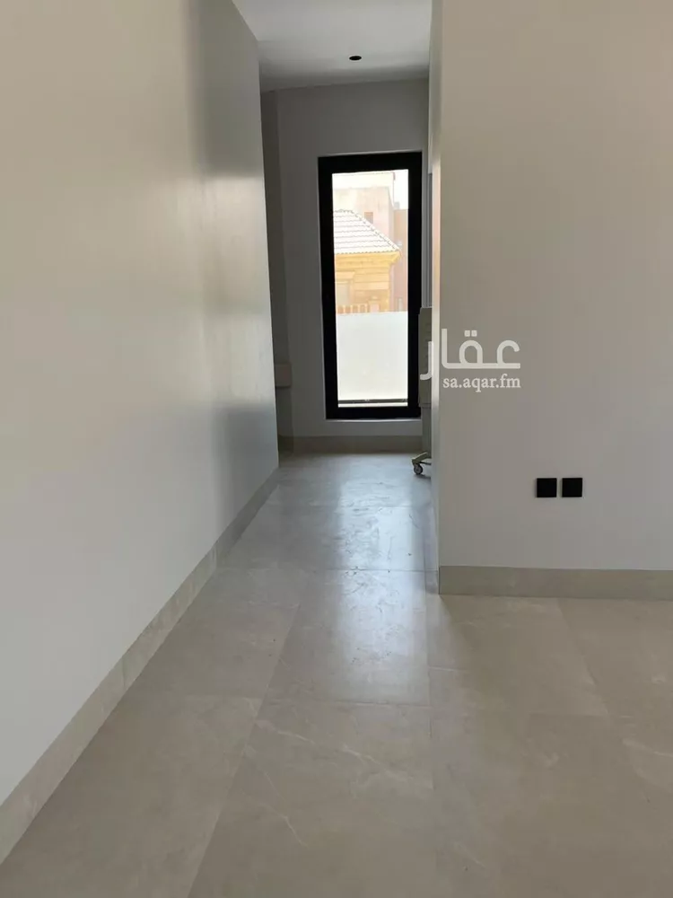 Floor for Rent in Riyadh Al Malqa 10