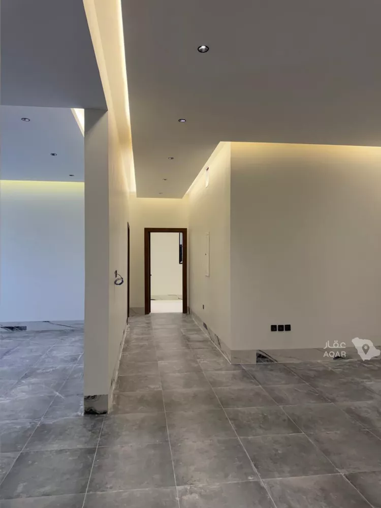 Floor for Rent in Riyadh Al Malqa 15