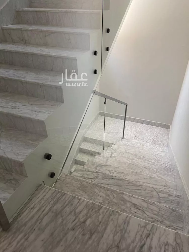 Floor for Rent in Riyadh Al Malqa 7