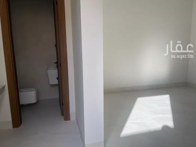Floor for Rent in Riyadh Al Malqa 13