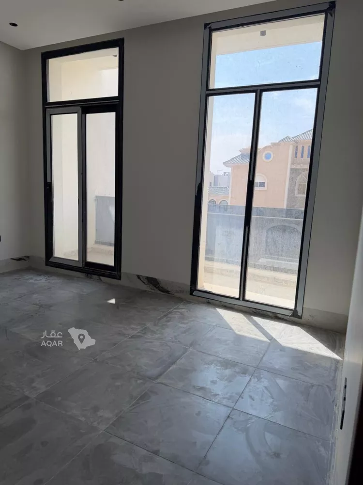 Floor for Rent in Riyadh Al Malqa 11