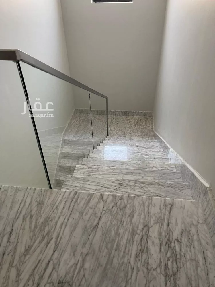 Floor for Rent in Riyadh Al Malqa 7