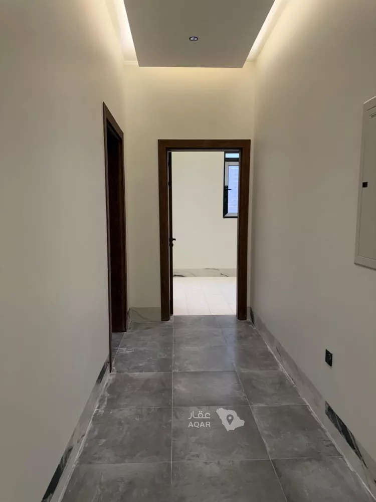 Floor for Rent in Riyadh Al Malqa 13