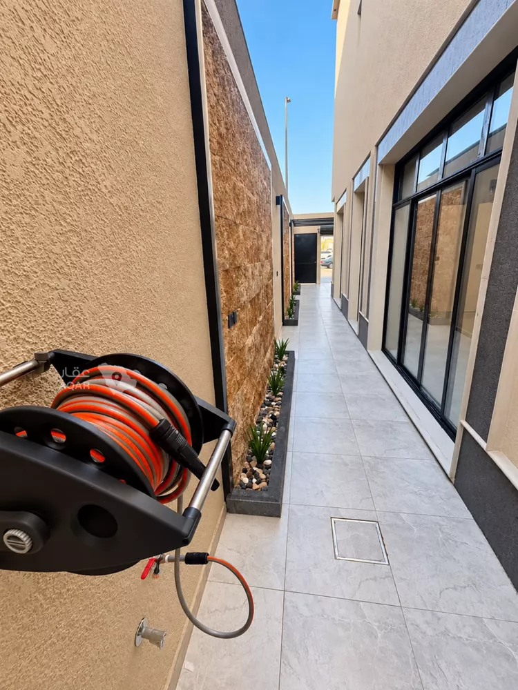 Apartment for Sale in Al Muzahimiyah Tuwaiq 11