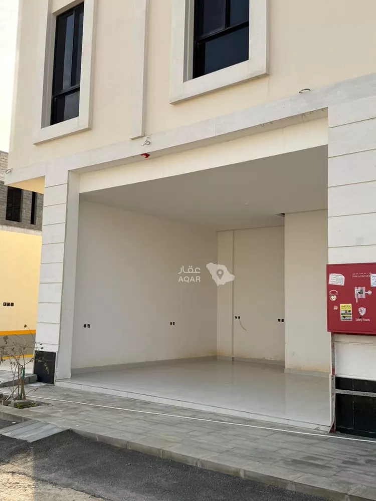 محل للإيجار في شارع عمير بن سنان بن عرفطة, حي المهدية, مدينة الرياض, منطقة الرياض 2