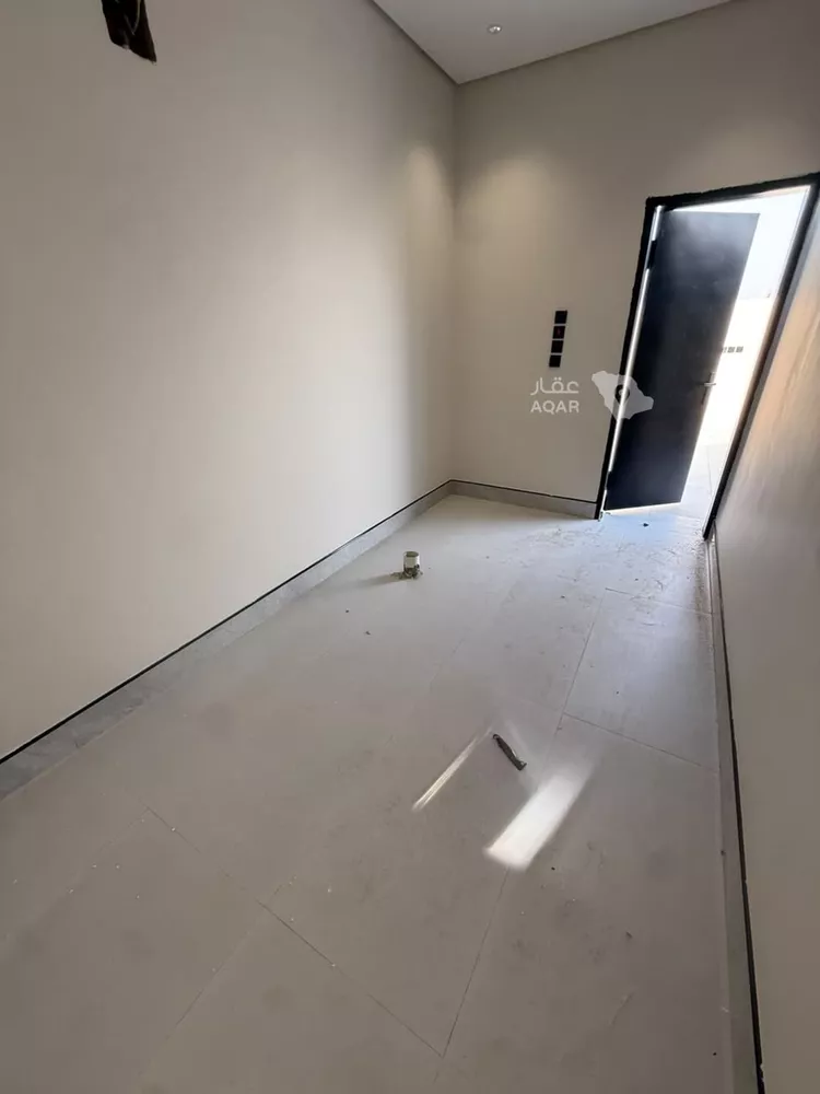 محل للإيجار في شارع عمير بن سنان بن عرفطة, حي المهدية, مدينة الرياض, منطقة الرياض 4