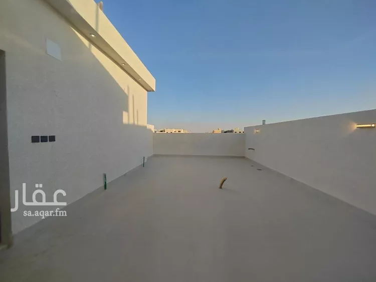 Floor for Sale in Riyadh Dirab 13