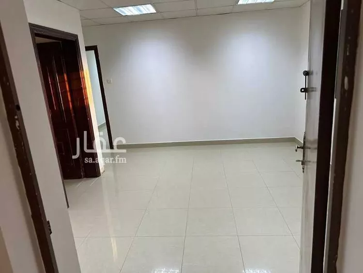 فيلا للإيجار في شارع تميم بن مر, حي المرسلات, مدينة الرياض, منطقة الرياض صورة 4