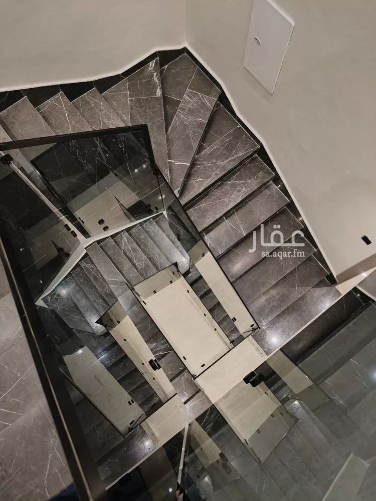 فيلا للبيع في شارع عرعر, حي الصواري, مدينة الخبر, المنطقة الشرقية صورة 3