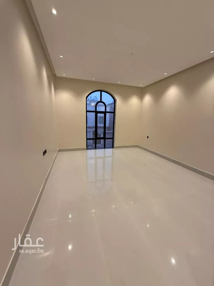فيلا للإيجار في شارع البكيريه, حي الصواري, مدينة الخبر, المنطقة الشرقية صورة 2