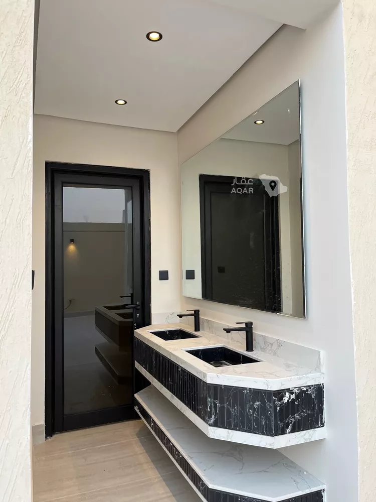 Villa for Sale in Al Khobar Al Amwaj 6