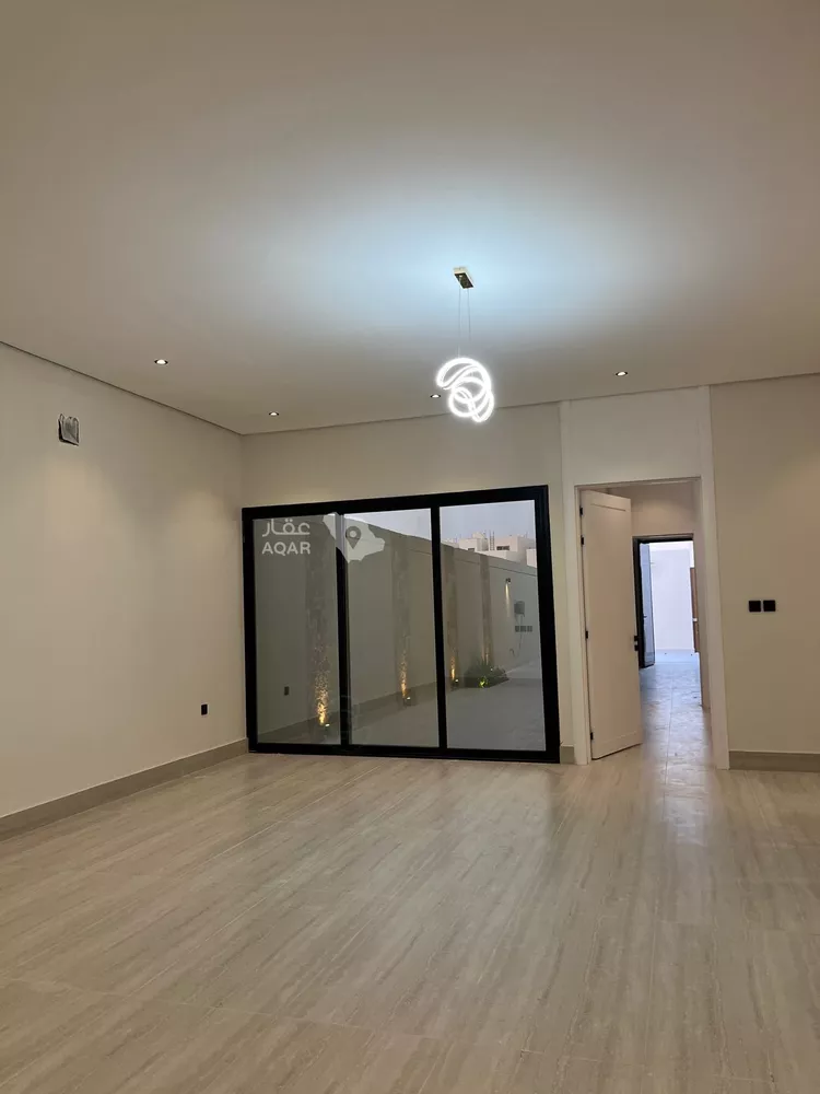 Villa for Sale in Al Khobar Al Amwaj 11