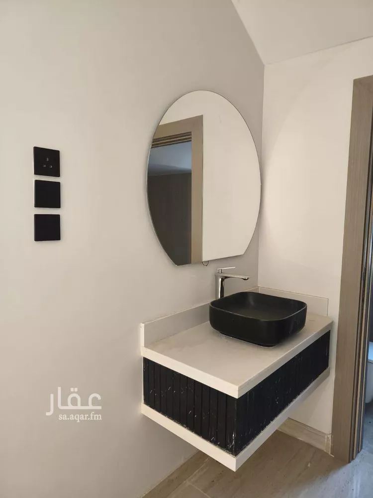 فيلا للبيع في شارع الصحافة, حي العقيق, مدينة الخبر, المنطقة الشرقية 8