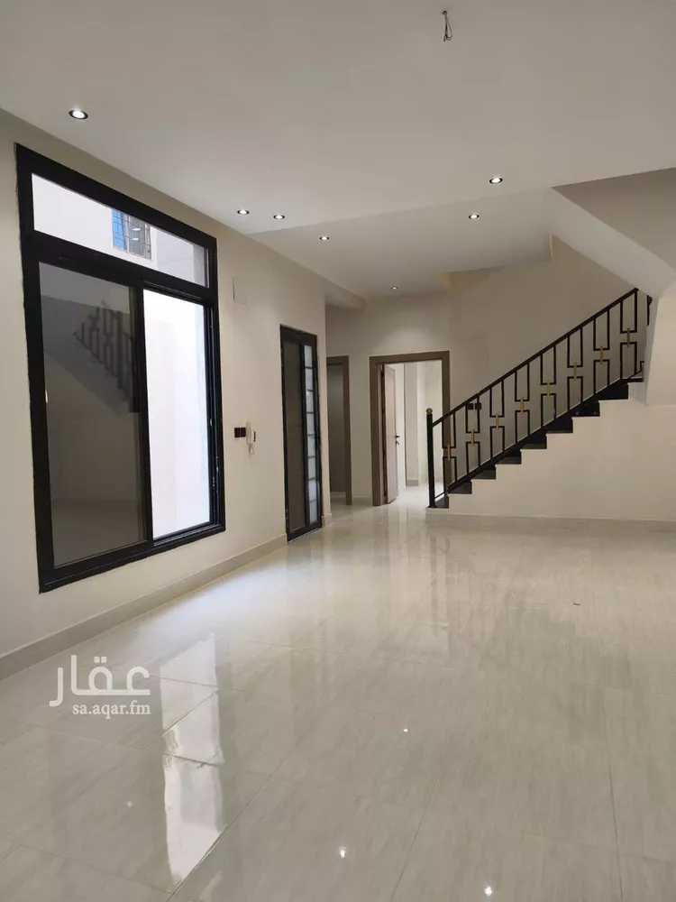 فيلا للبيع في شارع الصحابة, حي العقيق, مدينة الخبر, المنطقة الشرقية 9