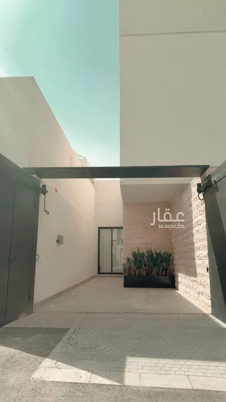 دور للبيع في شارع رقم 308, حي الملقا, مدينة الرياض, منطقة الرياض