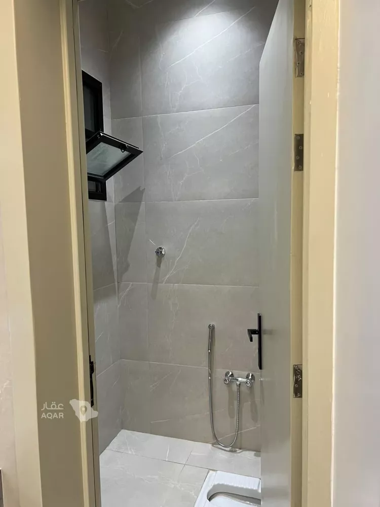عمارة للإيجار في شارع عثمان بن صدقه, حي طويق, مدينة الرياض, منطقة الرياض 8