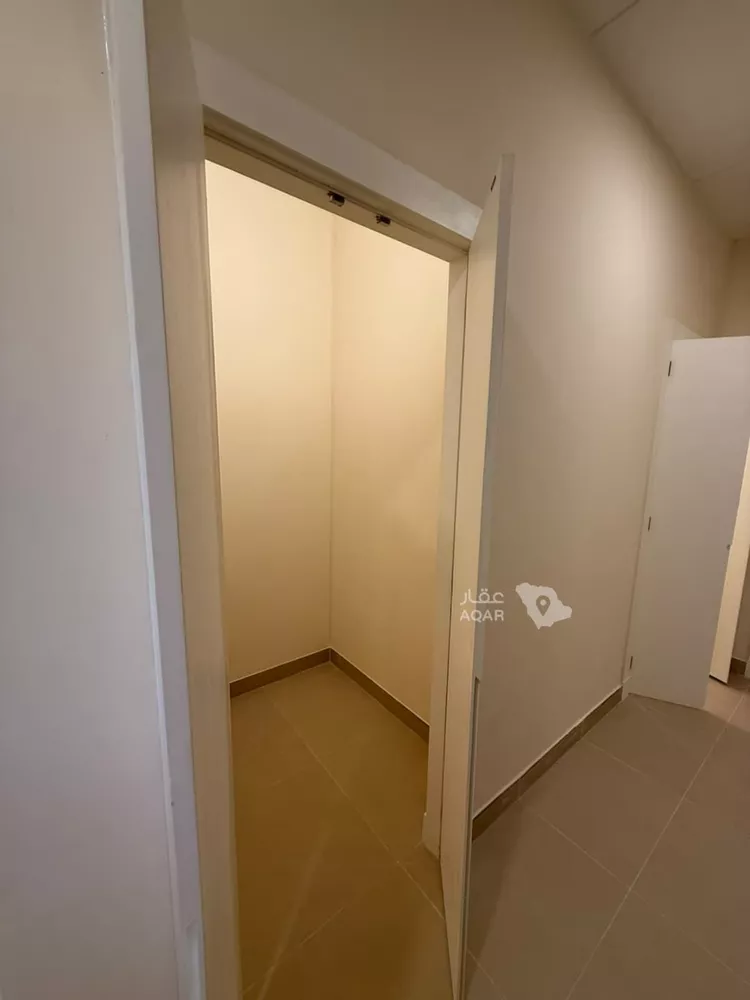 فيلا للإيجار في شارع رقم 2072, حي سدرة, مدينة الرياض, منطقة الرياض 28