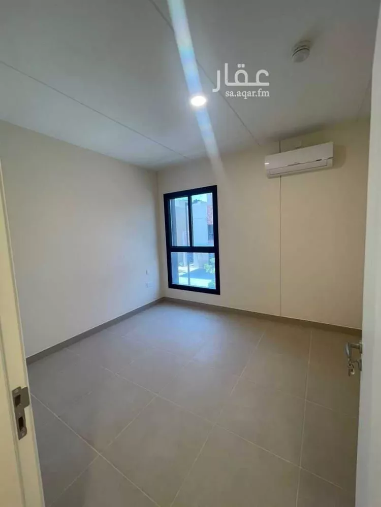 فيلا للإيجار في شارع رقم 2025, حي سدرة, مدينة الرياض, منطقة الرياض 18